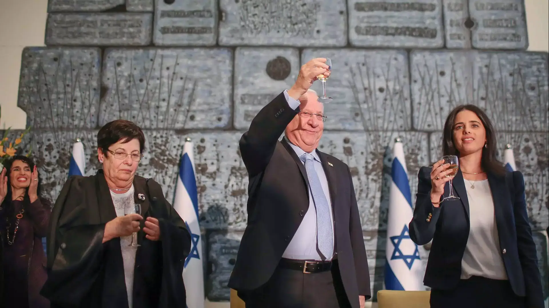 השרה איילת שקד, הנשיא ראובן ריבלין והשופטת מרים נאור, טקס השבעת שופטים, בית הנשיא. 14 בינואר 2016