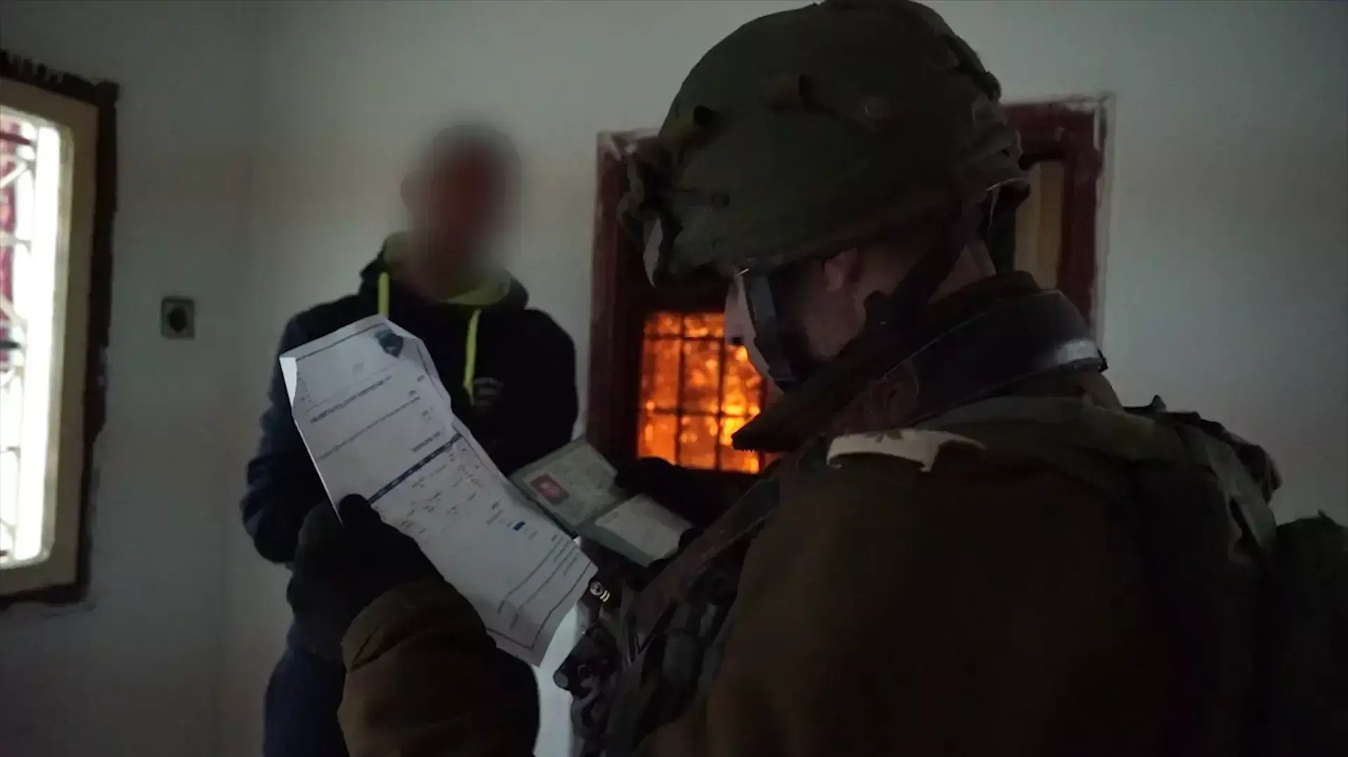 פעילות לוחמי גבעתי בחברון לאיתור כלי נשק בבתי של פלסטיניים. 13 בינואר 2015 פעילות לוחמי גבעתי בחברון לאיתור כלי נשק בבתי של פלסטיניים. 13 בינואר 2015