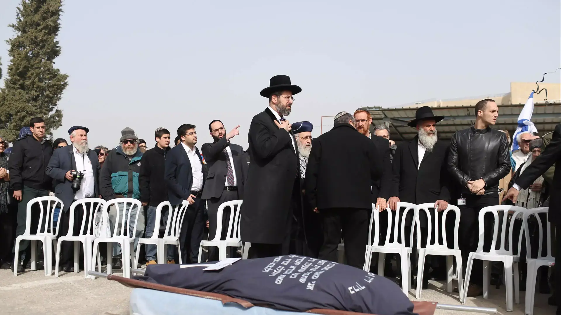 הלוויתה של דפנה מאיר נרצחה בפיגוע בעתניאל היום 18 ינואר 2016 הלוויתה של דפנה מאיר נרצחה בפיגוע בעתניאל היום 18 ינואר 2016