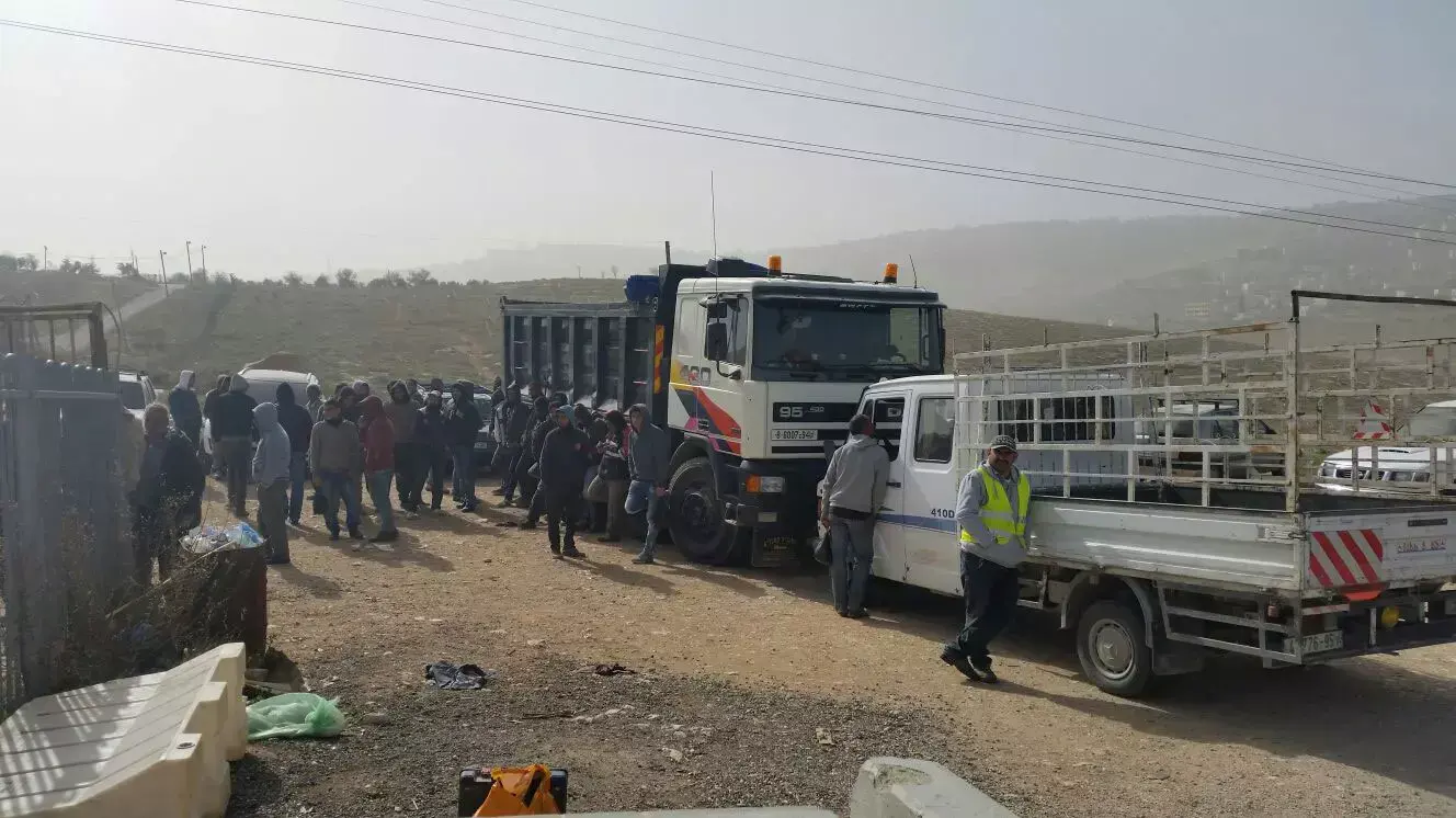 פועלים ערבים שהוצאו מהיישוב תקוע פועלים ערבים שהוצאו מהיישוב תקוע