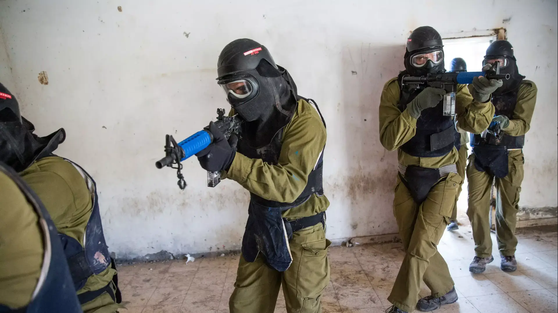 חיילי לוט"ר אילת בתרגיל המדמה חדירה של כוחות דאעש מהגבול הדרומי, דצמבר 2015 חיילי לוט"ר אילת בתרגיל המדמה חדירה של כוחות דאעש מהגבול הדרומי, דצמבר 2015
