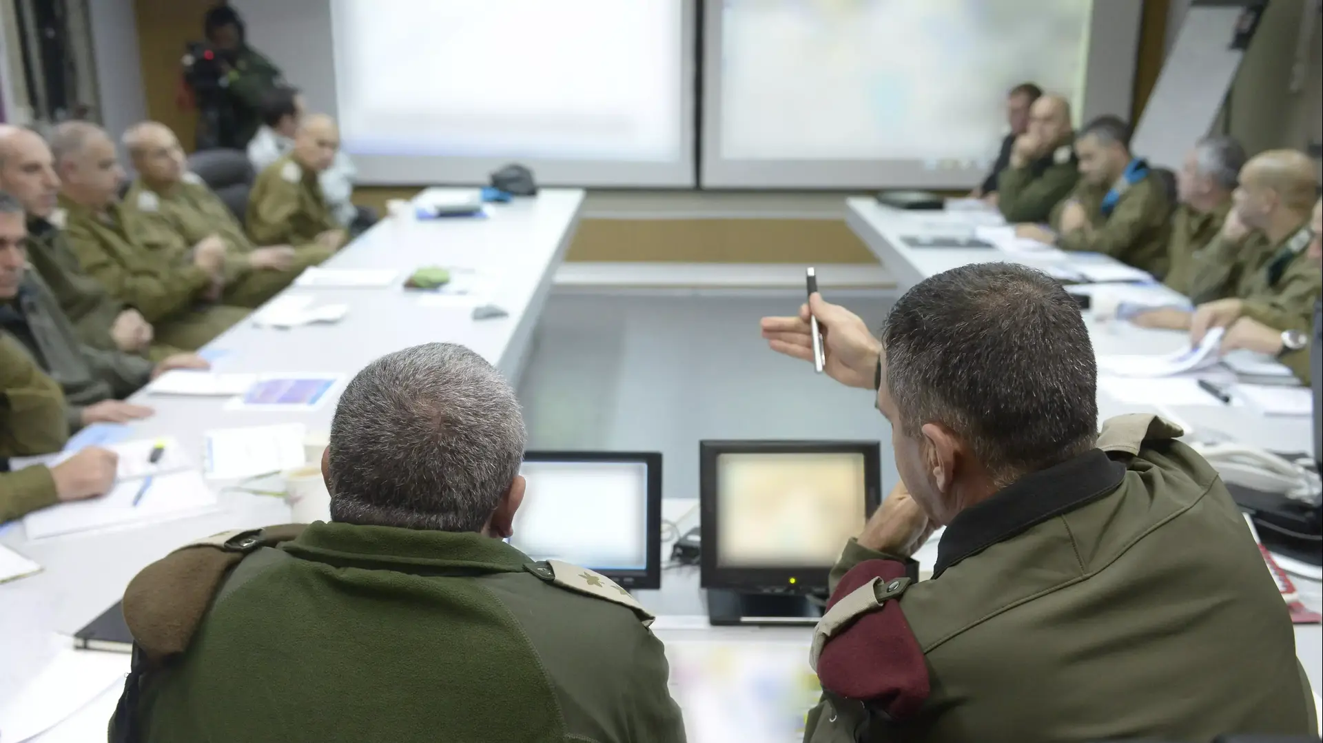 הרמטכ"ל גדי איזנקוט במהלך תרגיל צבאי שנערך בפיקוד צפון. ינואר 2016 הרמטכ"ל גדי איזנקוט במהלך תרגיל צבאי שנערך בפיקוד צפון. ינואר 2016