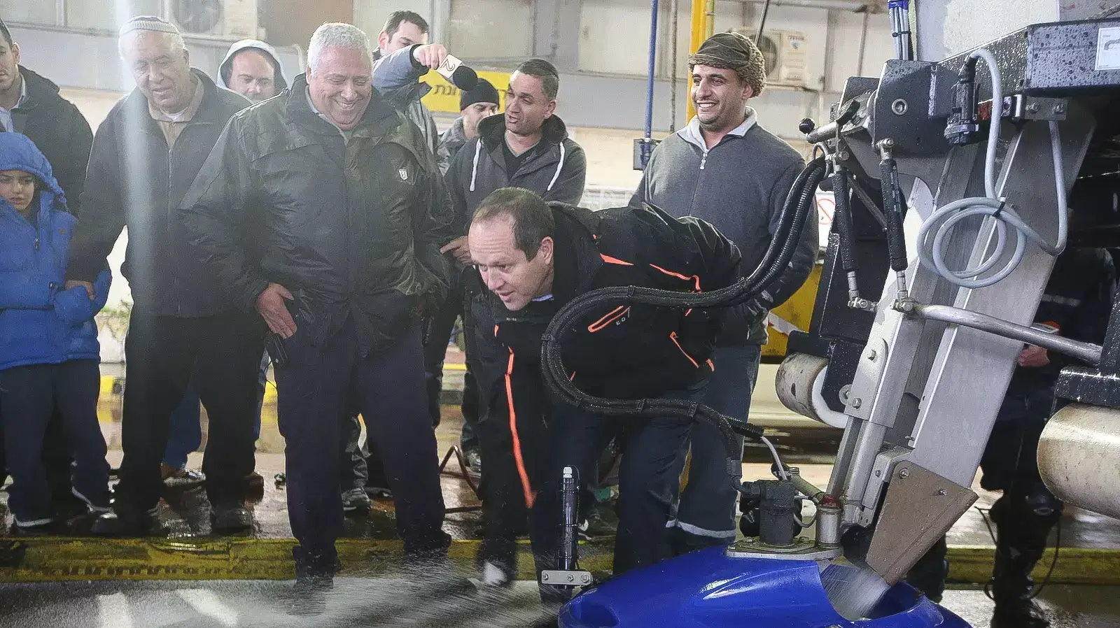 ניר ברקת בעיריית ירושלים המשלימה את ההיערכות למזג האוויר הסוער ולשלג הצפוי. ינואר 2016 ניר ברקת בעיריית ירושלים המשלימה את ההיערכות למזג האוויר הסוער ולשלג הצפוי. ינואר 2016