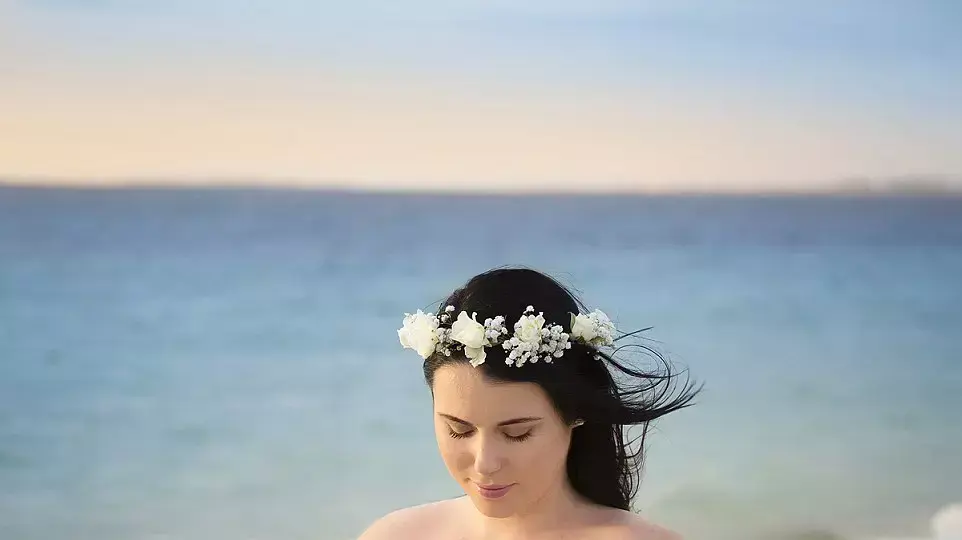 קים טוצ'י בהיריון עם חמישיה קים טוצ'י בהיריון עם חמישיה