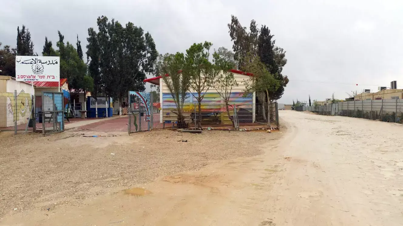 שלוליות מנעו מתלמידים להגיע לבית הספר, מועצה אזורית נווה מדבר. 26 בינואר 2016 שלוליות מנעו מתלמידים להגיע לבית הספר, מועצה אזורית נווה מדבר. 26 בינואר 2016