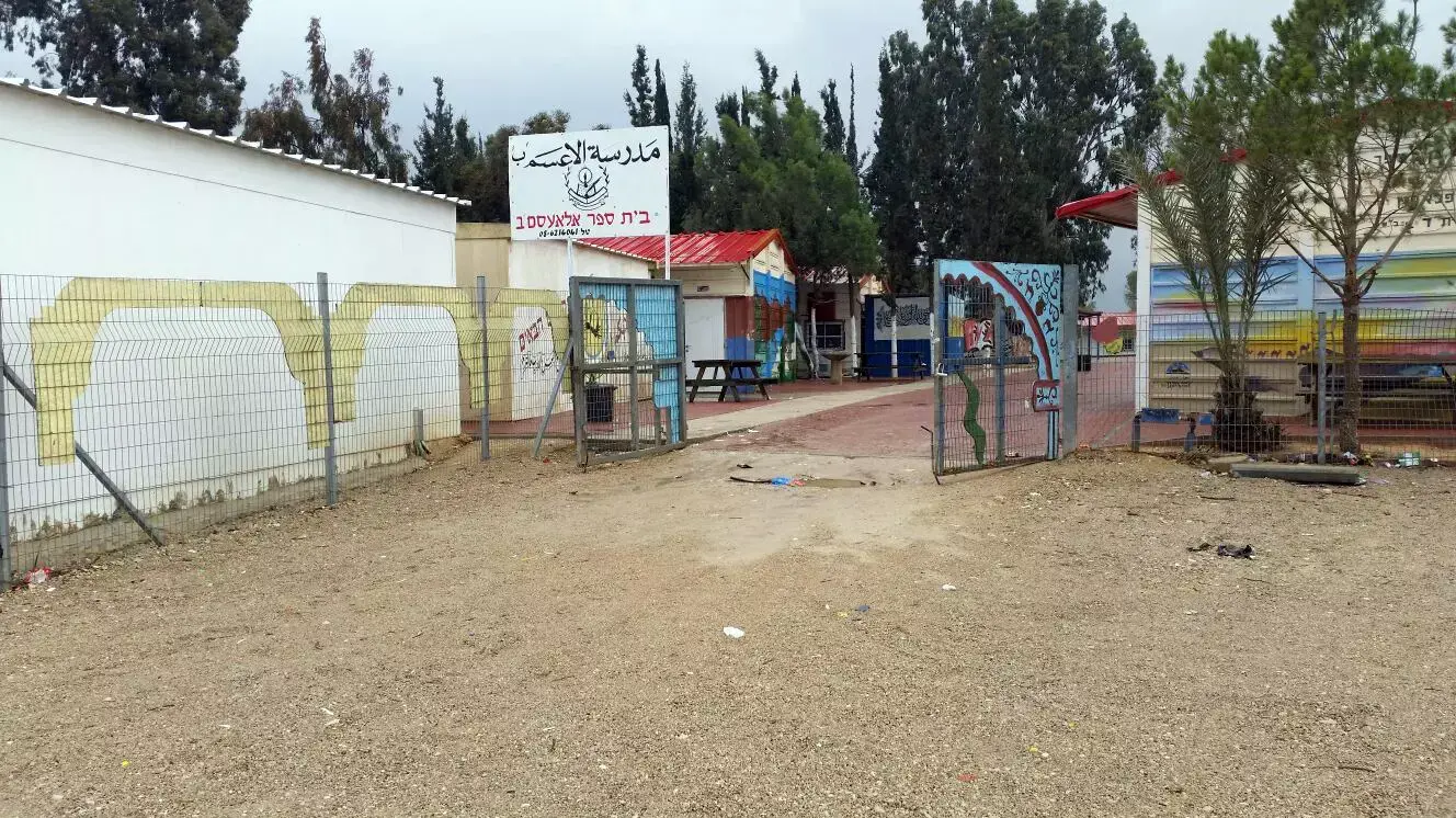 שלוליות מנעו מתלמידים להגיע לבית הספר, מועצה אזורית נווה מדבר. 26 בינואר 2016 שלוליות מנעו מתלמידים להגיע לבית הספר, מועצה אזורית נווה מדבר. 26 בינואר 2016