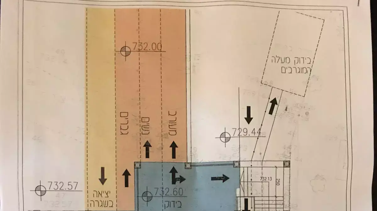 שרטוט תכנון בניית הרחבה השלישית לכותל המערבי באזור קשת רובינסון, מדרום לרחבה הקיימת. ינואר 2016 שרטוט תכנון בניית הרחבה השלישית לכותל המערבי באזור קשת רובינסון, מדרום לרחבה הקיימת. ינואר 2016