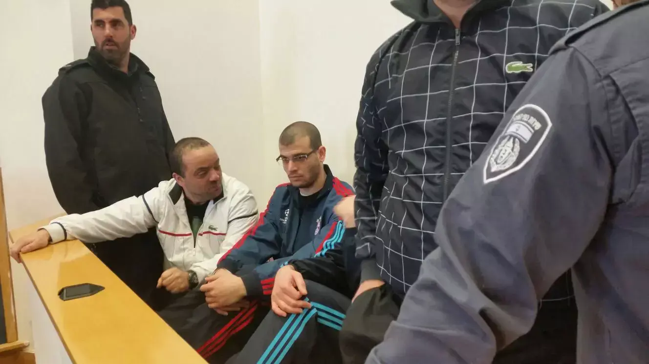 דיון בעניינו של יניב מלול שהורשע בעבירה שביצע ארגון פשע שמאוחר יותר התברר שהוא לא קשור לארגון, בית המשפט המחוזי באר שבע. 28 בינואר 2016 דיון בעניינו של יניב מלול שהורשע בעבירה שביצע ארגון פשע שמאוחר יותר התברר שהוא לא קשור לארגון, בית המשפט המחוזי באר שבע. 28 בינואר 2016