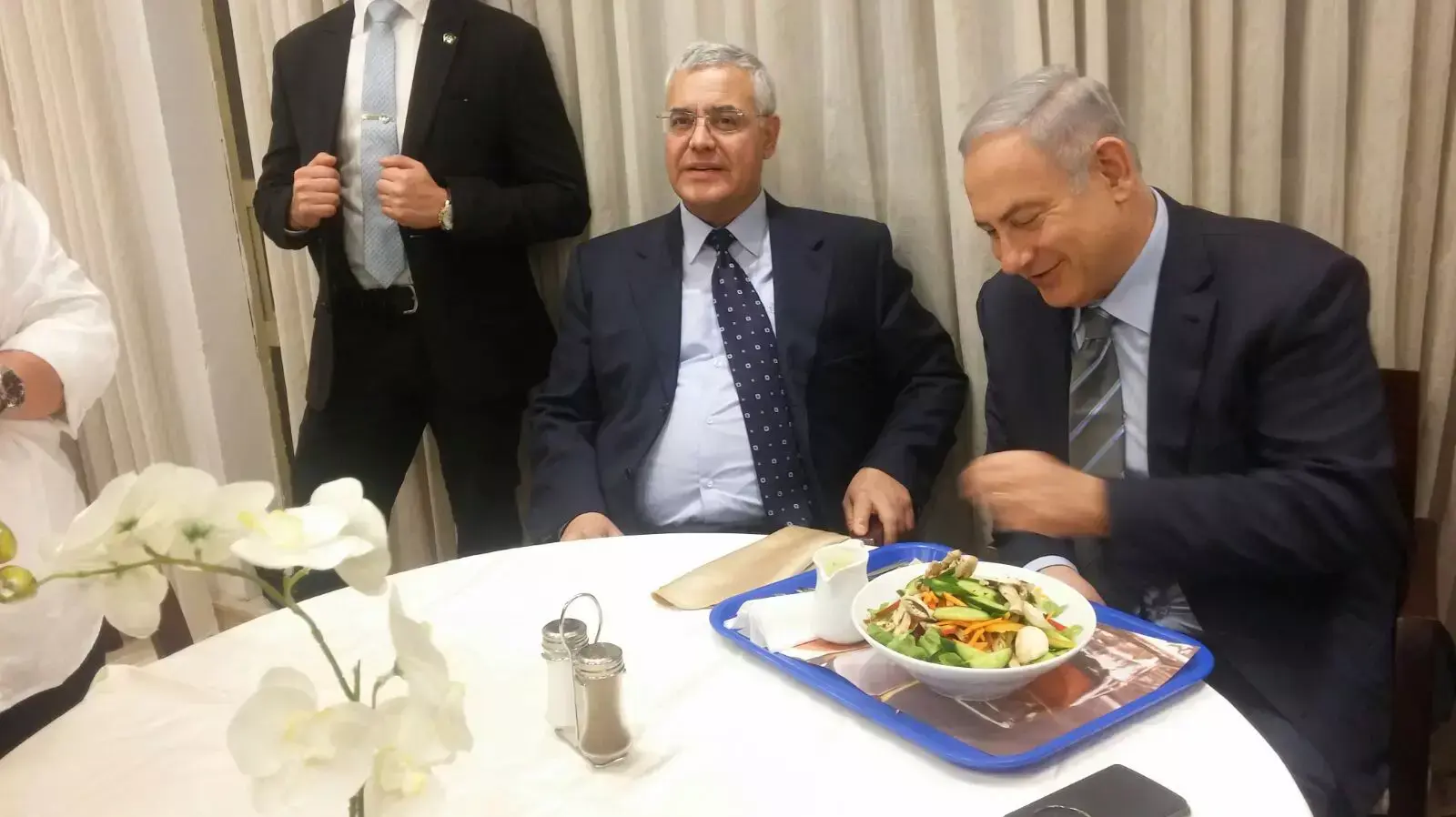 : ראש הממשלה בנימין נתניהו במזנון הכנסת,  1 בפברואר 2016