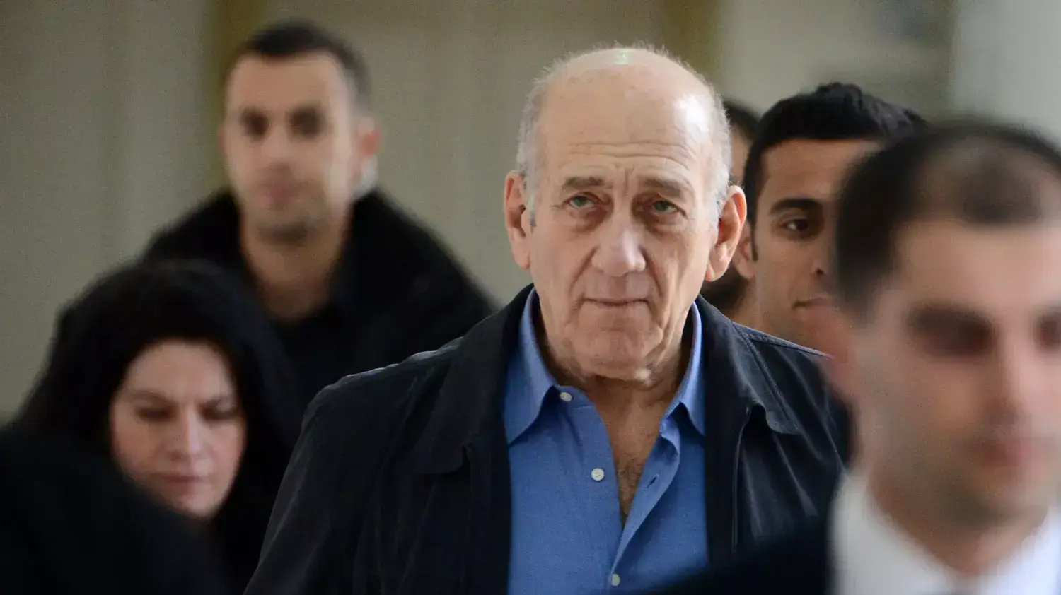 אהוד אולמרט היום בכניסה לבית משפט השלום