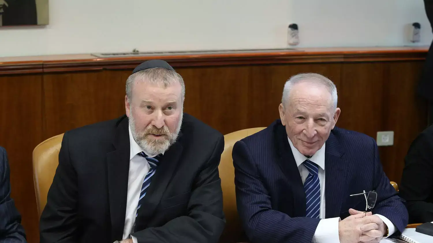 יהודה וינשטיין ואביחי מנדלבליט, ישיבת ממשלה. 31 בינואר 2016 יהודה וינשטיין ואביחי מנדלבליט, ישיבת ממשלה. 31 בינואר 2016