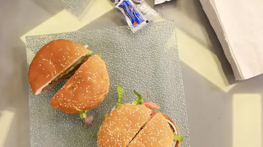 מבחון ההמבורגר: ברגר קינג מול מקדולנדס מבחון ההמבורגר: ברגר קינג מול מקדולנדס