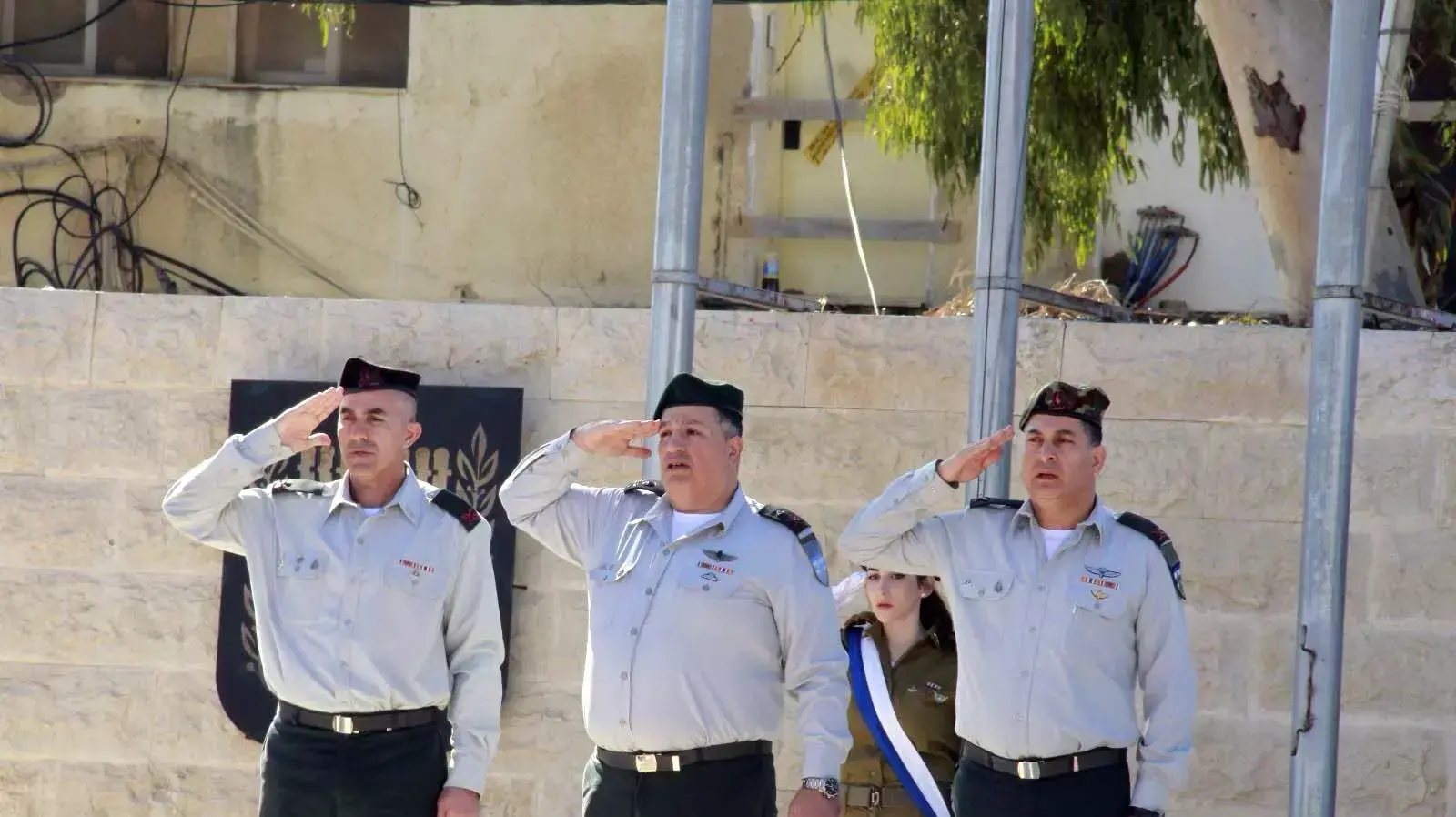 אלוף יואב (פולי) מרדכי, מתאם פעולות הממשלה בשטחים, מוניר עאמר ודוד מנחם בטקס החלפת ראש המנהל האזרחי. פברואר 2016 אלוף יואב (פולי) מרדכי, מתאם פעולות הממשלה בשטחים, מוניר עאמר ודוד מנחם בטקס החלפת ראש המנהל האזרחי. פברואר 2016