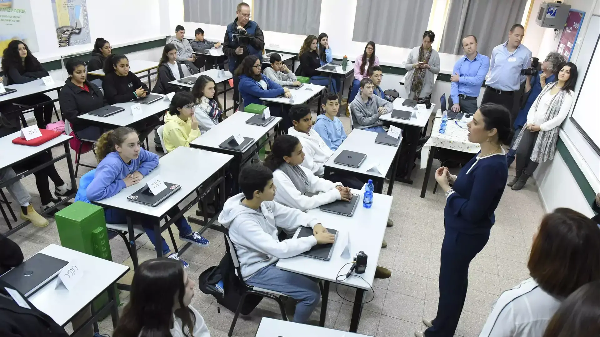 שרת המשפטים איילת שקד, בי"ס גוונים, ראש העין. 8 בפברואר 2016 שרת המשפטים איילת שקד, בי"ס גוונים, ראש העין. 8 בפברואר 2016