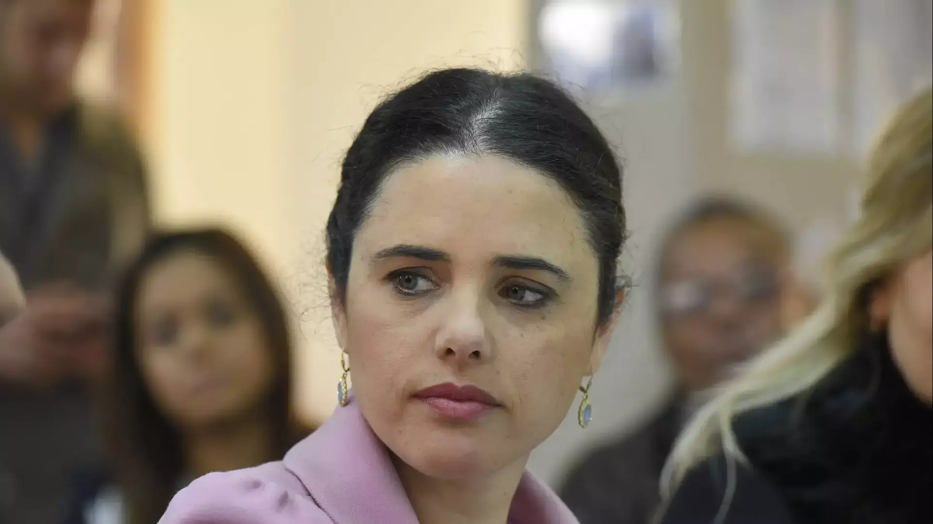 שרת המשפטים איילת שקד, בי"ס גוונים, ראש העין. 8 בפברואר 2016