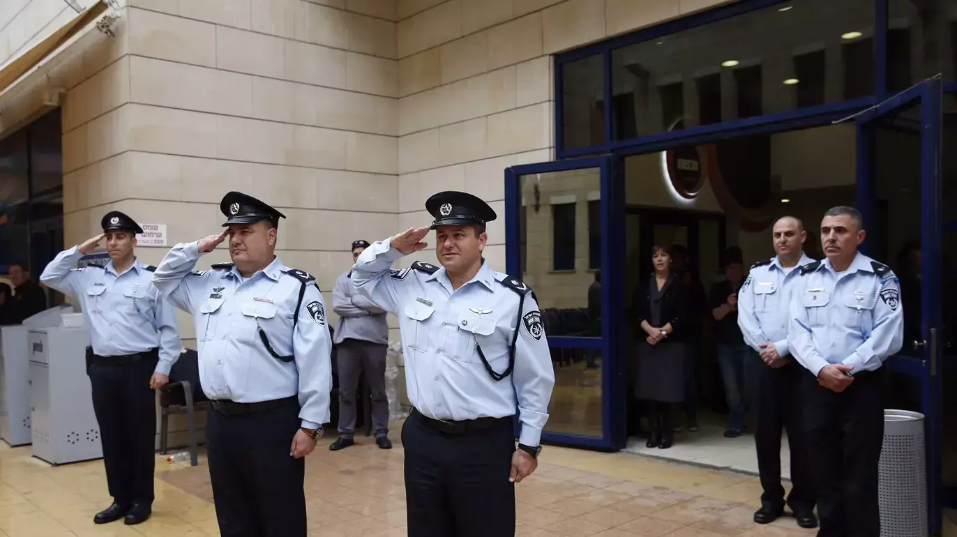 ניצב משה אדרי וניצב בנצי סאו, טקס חילופי מפקדים במחוז תל אביב של המשטרה. 8 בפברואר 2016 ניצב משה אדרי וניצב בנצי סאו, טקס חילופי מפקדים במחוז תל אביב של המשטרה. 8 בפברואר 2016