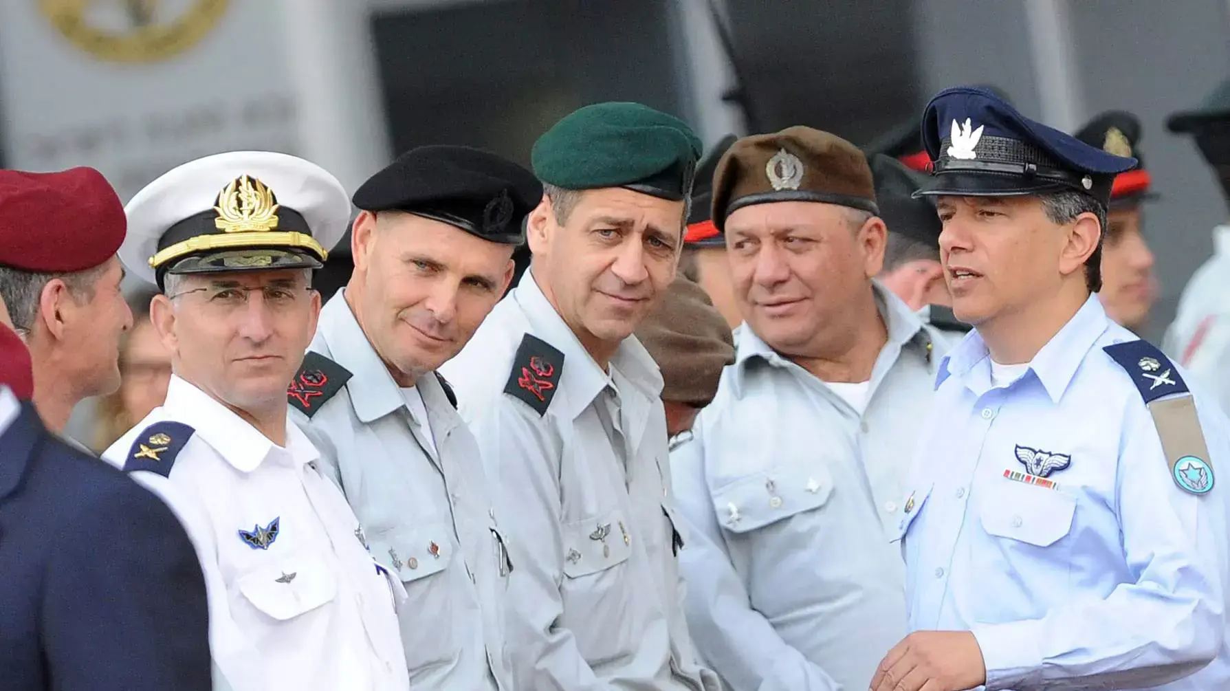 מימין: אלוף אמיר אשל, רא"ל גדי איזנקוט, אלוף אביב כוכבי, אלוף גיא צור, אלוף רם רוטברג ואלוף יאיר גולן. מרץ 2013 מימין: אלוף אמיר אשל, רא"ל גדי איזנקוט, אלוף אביב כוכבי, אלוף גיא צור, אלוף רם רוטברג ואלוף יאיר גולן. מרץ 2013