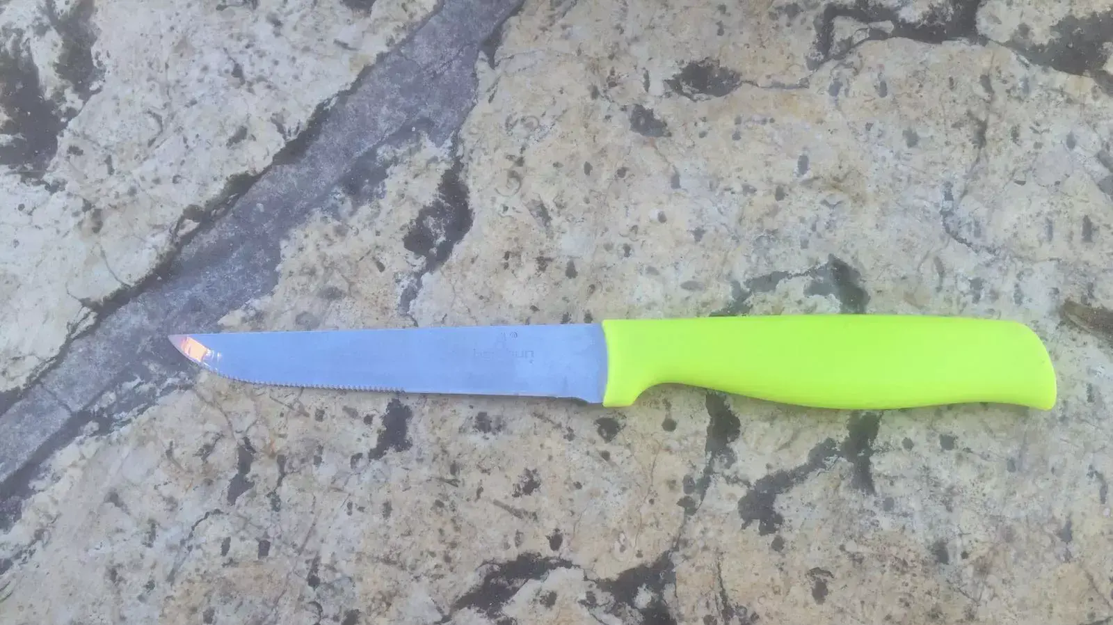 סכין שנתפסה בניסיון דקירה בשער שכם סכין שנתפסה בניסיון דקירה בשער שכם