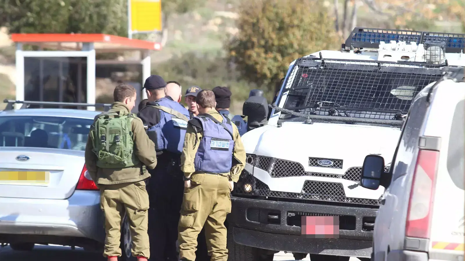 ניסיון פיגוע דקירה בהתנחלות כרמי צור ביהודה. 9 בפברואר 2016 ניסיון פיגוע דקירה בהתנחלות כרמי צור ביהודה. 9 בפברואר 2016