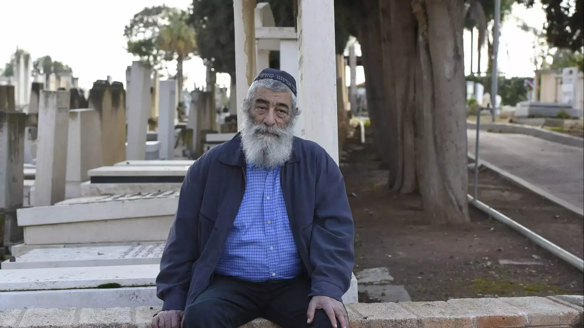 אריאל זילבר בהלוויה גבי שושן אריאל זילבר בהלוויה גבי שושן