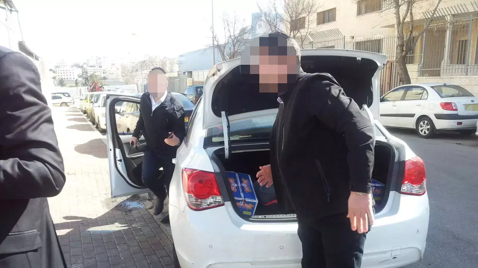 הרב הראשי של ירושלים אריה שטרן קיבל לכאורה מצות בשווי מאות שקלים בניגוד לחוק, פברואר 2016 הרב הראשי של ירושלים אריה שטרן קיבל לכאורה מצות בשווי מאות שקלים בניגוד לחוק, פברואר 2016