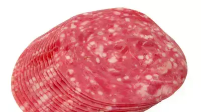 פרוסות נקניק פרוסות נקניק