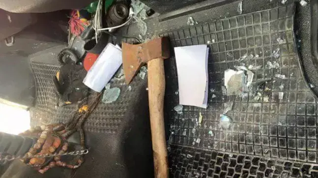 יידוי גרזן לעבר כלי רכב פלסטיני ליד קרני שומרון, 10 בפברואר 2016 יידוי גרזן לעבר כלי רכב פלסטיני ליד קרני שומרון, 10 בפברואר 2016