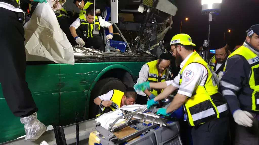 תוכל להוסיף לתמונות האלה את מילות המפתח: תאונה, תאונת דרכים, תאונות דרכים, כביש 1