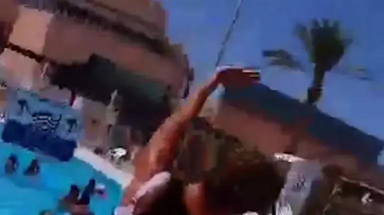 תיעוד המקרה שבו הופלה למים נופר לוי במלון באילת
