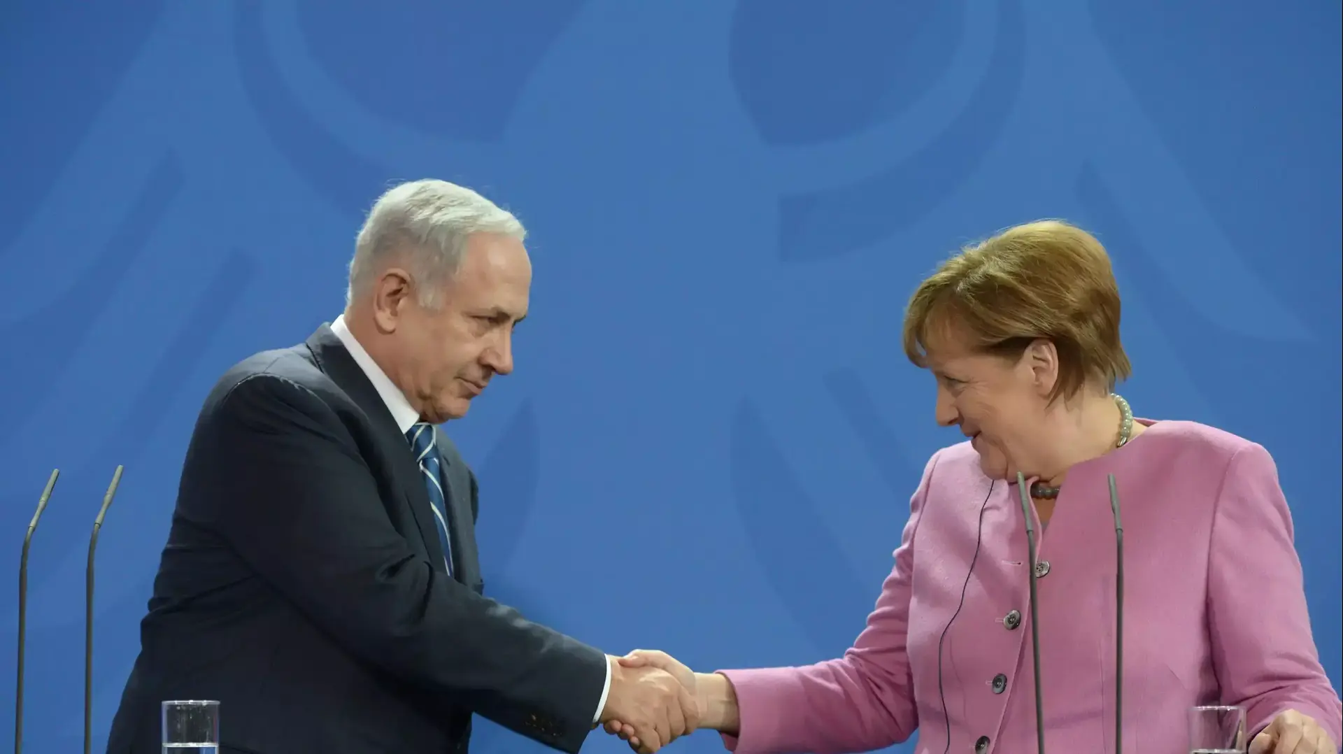 מסיבת עתונאים של ראש הממשלה בנימין נתניהו עם קנצלרית גרמניה אנגלה מרקל בברלין. מסיבת עתונאים של ראש הממשלה בנימין נתניהו עם קנצלרית גרמניה אנגלה מרקל בברלין.