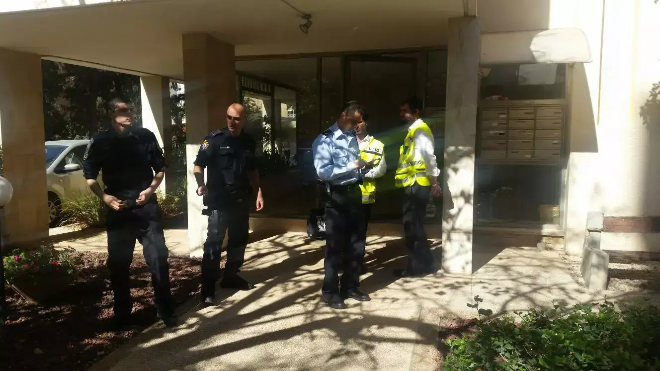 זירת רצח צעירה בנחלת יצחק, תל אביב. פברואר 2016 זירת רצח צעירה בנחלת יצחק, תל אביב. פברואר 2016