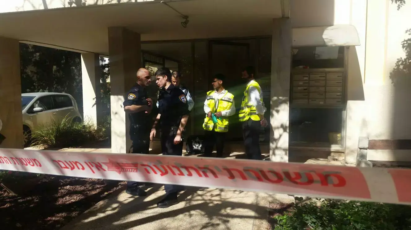 זירת רצח צעירה בנחלת יצחק, תל אביב. פברואר 2016 זירת רצח צעירה בנחלת יצחק, תל אביב. פברואר 2016