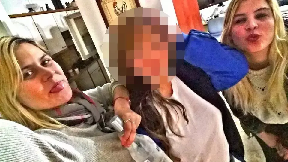 שירי סובול (מימין) שחשודה ברצח תאומתה שמשמאל, הילי סובול בתל אביב שירי סובול (מימין) שחשודה ברצח תאומתה שמשמאל, הילי סובול בתל אביב