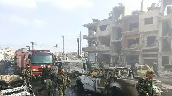 פיגוע התאבדות גדול בסיידה זיינב שבפרברי דמשק, בסמוך לאתר קדוש לשיעים לפחות 22 בני אדם נהרגו בפיצוץ, שנגרם ממכונית תופת ושני מחבלים מתאבדים שעטו חגורות נפץ. פיגוע התאבדות גדול בסיידה זיינב שבפרברי דמשק, בסמוך לאתר קדוש לשיעים לפחות 22 בני אדם נהרגו בפיצוץ, שנגרם ממכונית תופת ושני מחבלים מתאבדים שעטו חגורות נפץ.