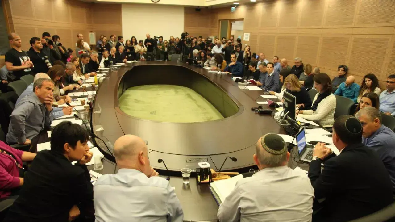 וועדת חוק חוקה ומשפט דיון בחוק ההשעיה