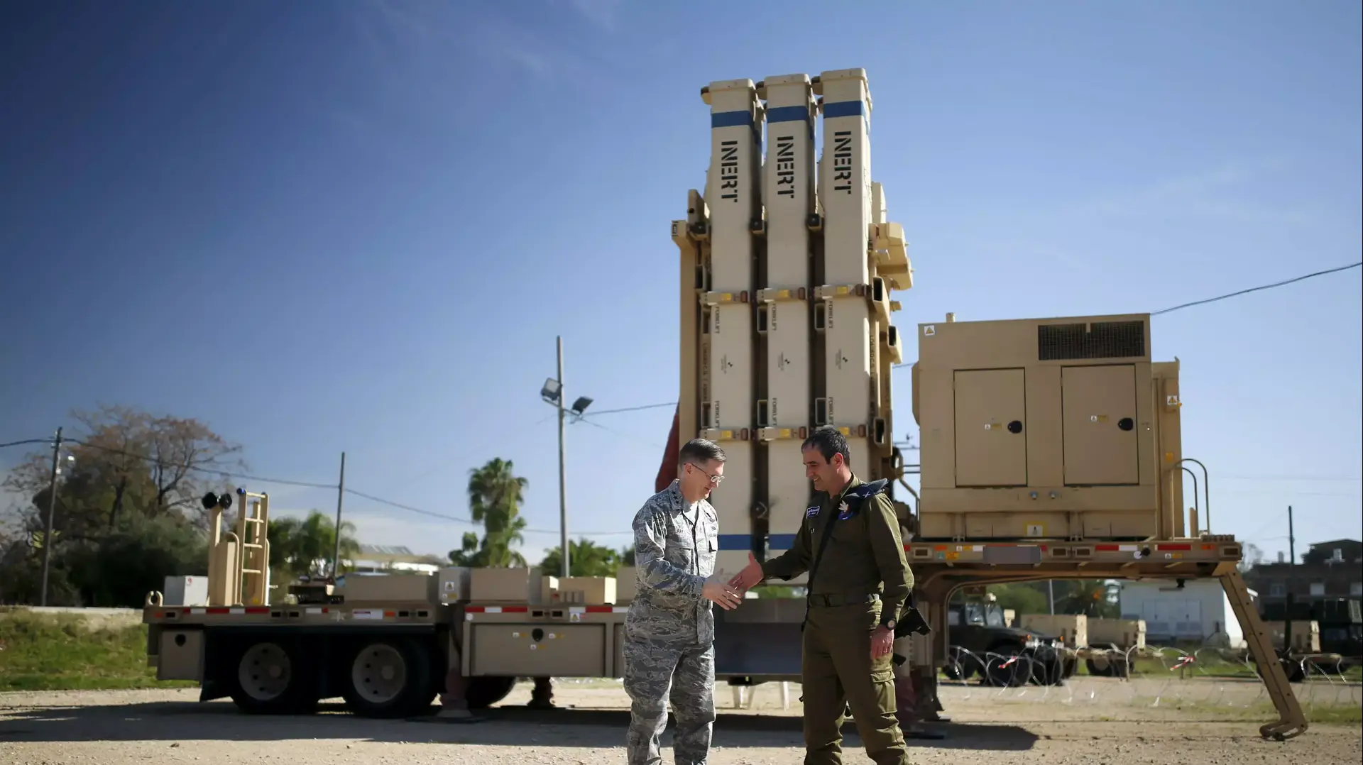 תא?ל צביקה חיימוביץ', מפקד מערך ההגנה האווירית ולוטננט ג?נרל טימותי ריי במהלך תרגיל משותף, בסיס חצור. פברואר 2016 תא?ל צביקה חיימוביץ', מפקד מערך ההגנה האווירית ולוטננט ג?נרל טימותי ריי במהלך תרגיל משותף, בסיס חצור. פברואר 2016