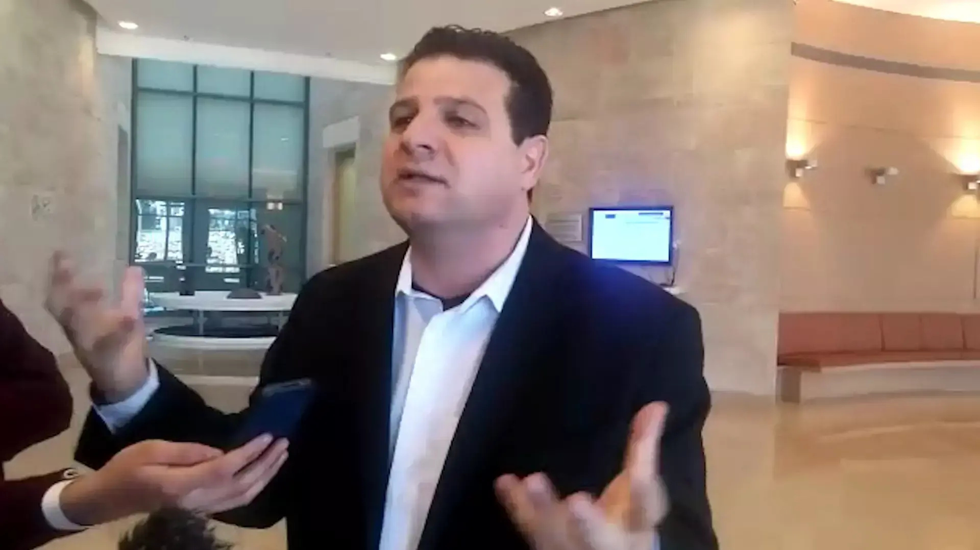 יו"ר הרשימה המשותפת: אם חוק ההשעיה יעבור - נשקול לעזוב את הכנסת