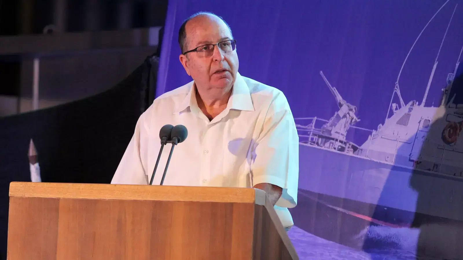 שר הביטחון משה יעלון בטקס סיום קורס חובלים, בסיס חיל הים בחיפה. מרץ 2016 שר הביטחון משה יעלון בטקס סיום קורס חובלים, בסיס חיל הים בחיפה. מרץ 2016