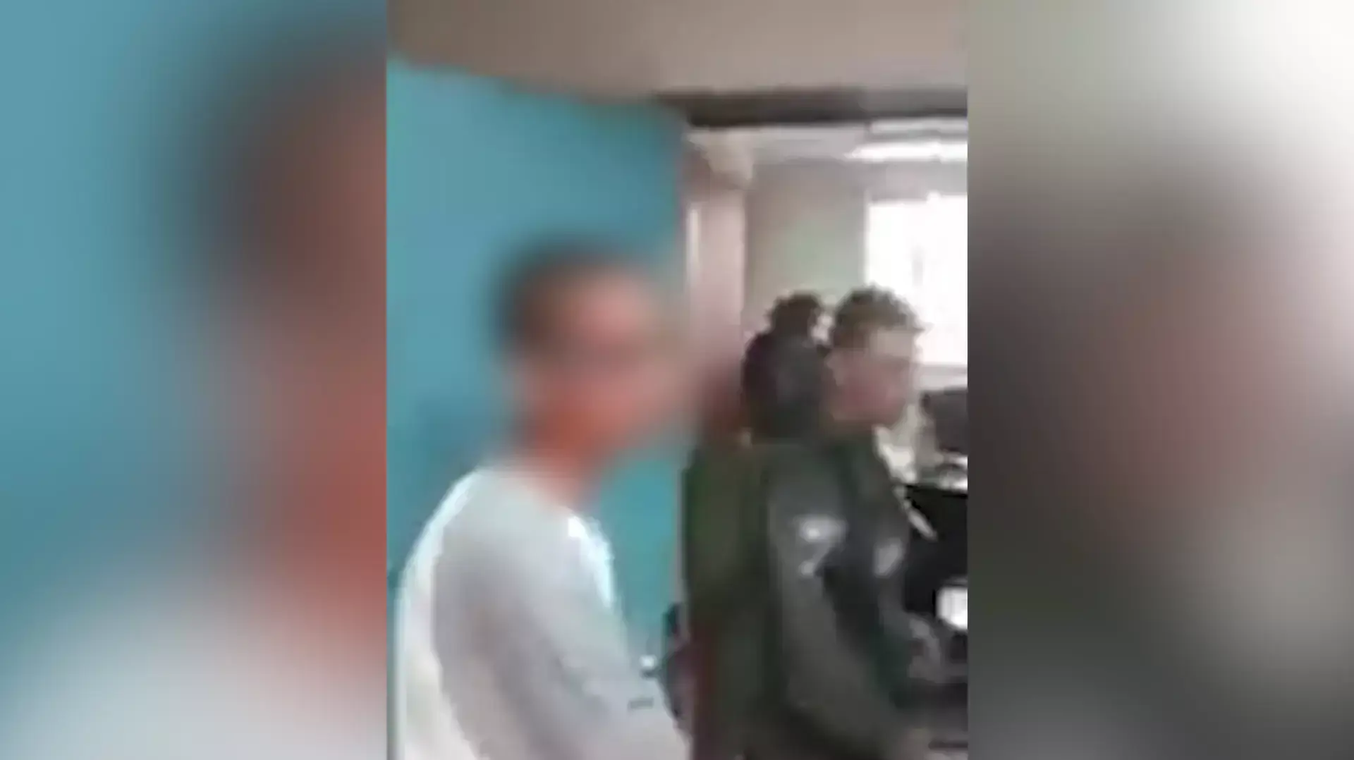 שוטרי מג"ב פרצו לבית ספר בראס אל-עמוד, וזימנו נער לחקירה בחשד ליידוי אבנים