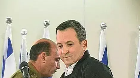 אהוד ברק ושאול מופז במסיבת עיתונאים בתל אביב אהוד ברק ושאול מופז במסיבת עיתונאים בתל אביב