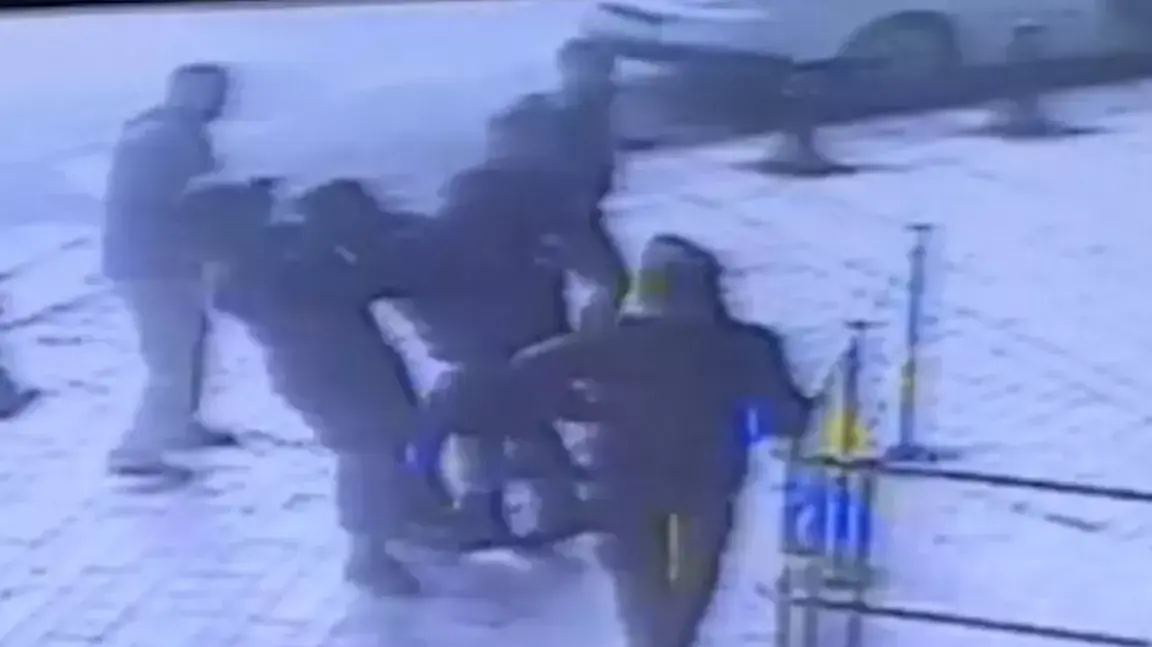 צעיר שעוכב לחקירה ליד התחנה המרכזית בתל אביב תקף שוטרת - ונעצר צעיר שעוכב לחקירה ליד התחנה המרכזית בתל אביב תקף שוטרת - ונעצר