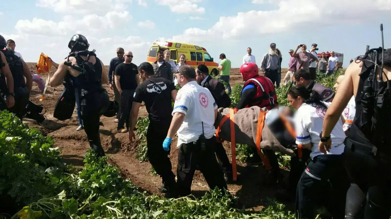 גבר התרסק עם מצנח רחיפה באשדוד גבר התרסק עם מצנח רחיפה באשדוד