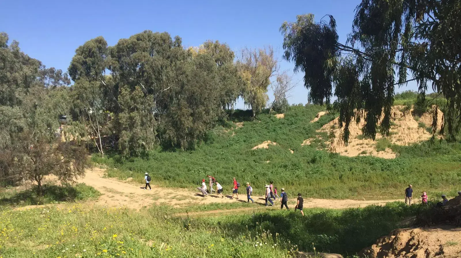 צעדת ?בשבילם? במועצה האזורית אשכול, לזכרם של שלושת תושבי המועצה שנפלו ב?צוק איתן?, סרן ליעד לביא, זאביק עציון (רבש?ץ קיבוץ נירים) ושחר מלמד ז?ל צעדת ?בשבילם? במועצה האזורית אשכול, לזכרם של שלושת תושבי המועצה שנפלו ב?צוק איתן?, סרן ליעד לביא, זאביק עציון (רבש?ץ קיבוץ נירים) ושחר מלמד ז?ל