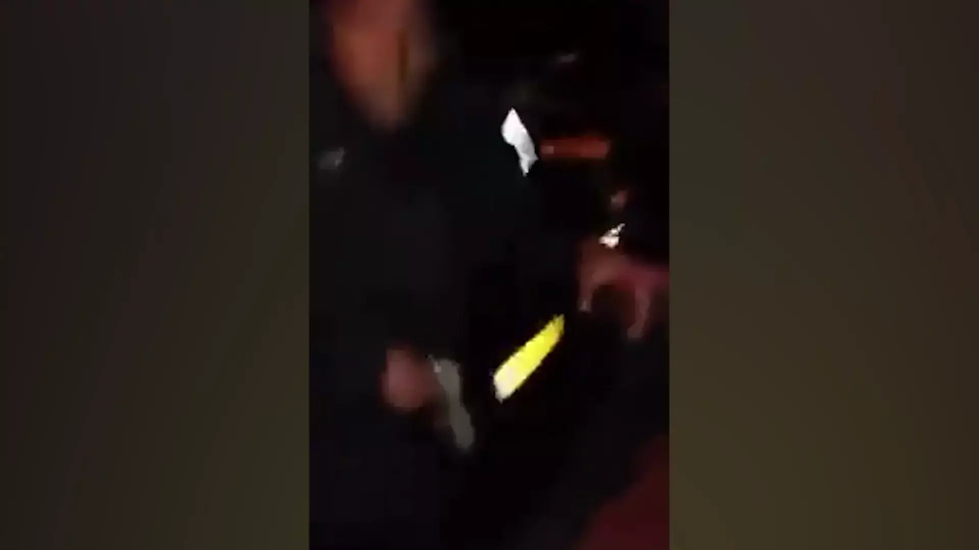 שוטר דורך אקדח במהלך מעצר צעיר יוצא אתיופיה שוטר דורך אקדח במהלך מעצר צעיר יוצא אתיופיה