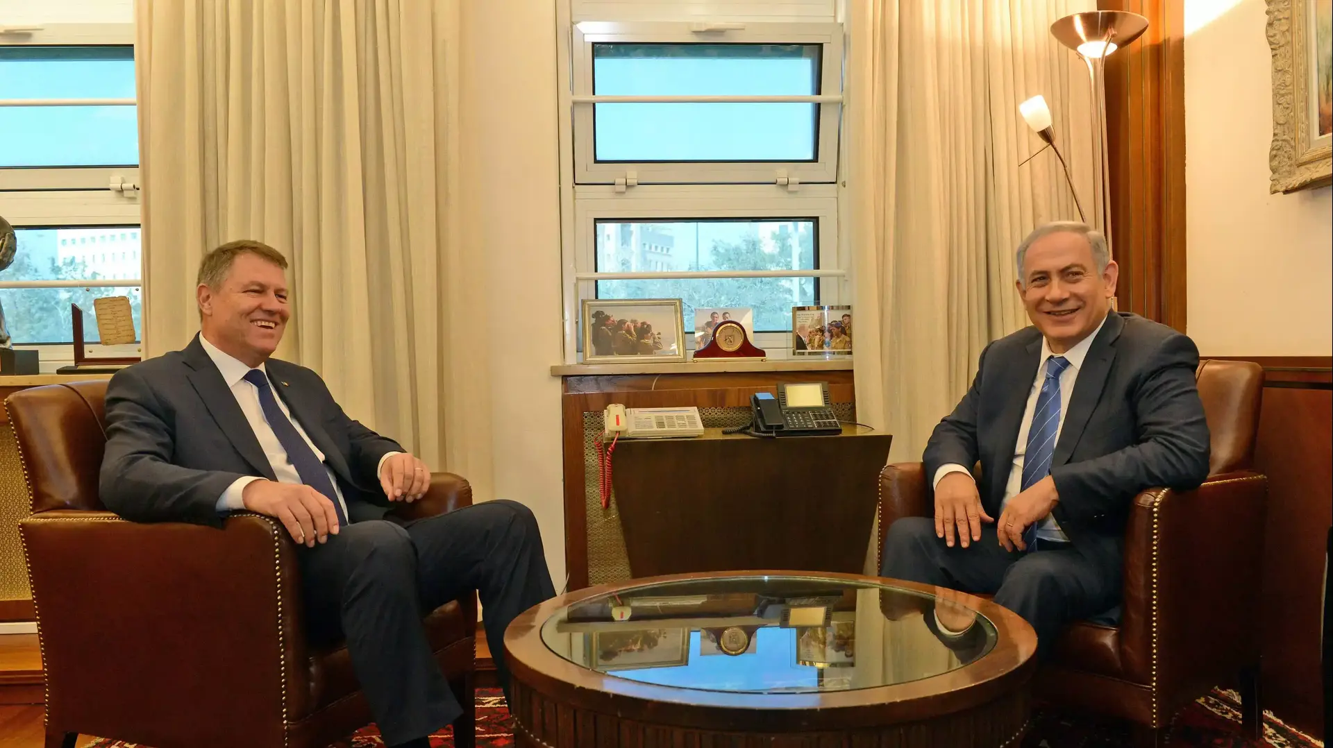 ראש הממשלה בנימין נתניהו ונשיא רומניה מר קלאוס וורנר יוהאניס. 7 במרץ 2016 ראש הממשלה בנימין נתניהו ונשיא רומניה מר קלאוס וורנר יוהאניס. 7 במרץ 2016