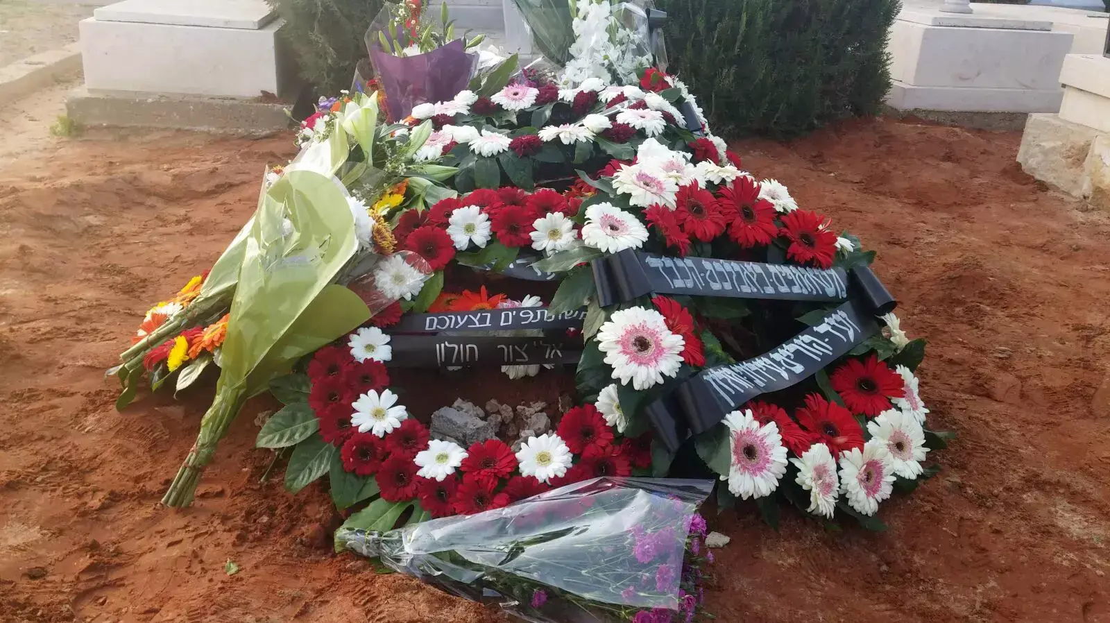 הלוויתו של שון בורודין נהרג בתאונת דרכים בחולון הלוויתו של שון בורודין נהרג בתאונת דרכים בחולון