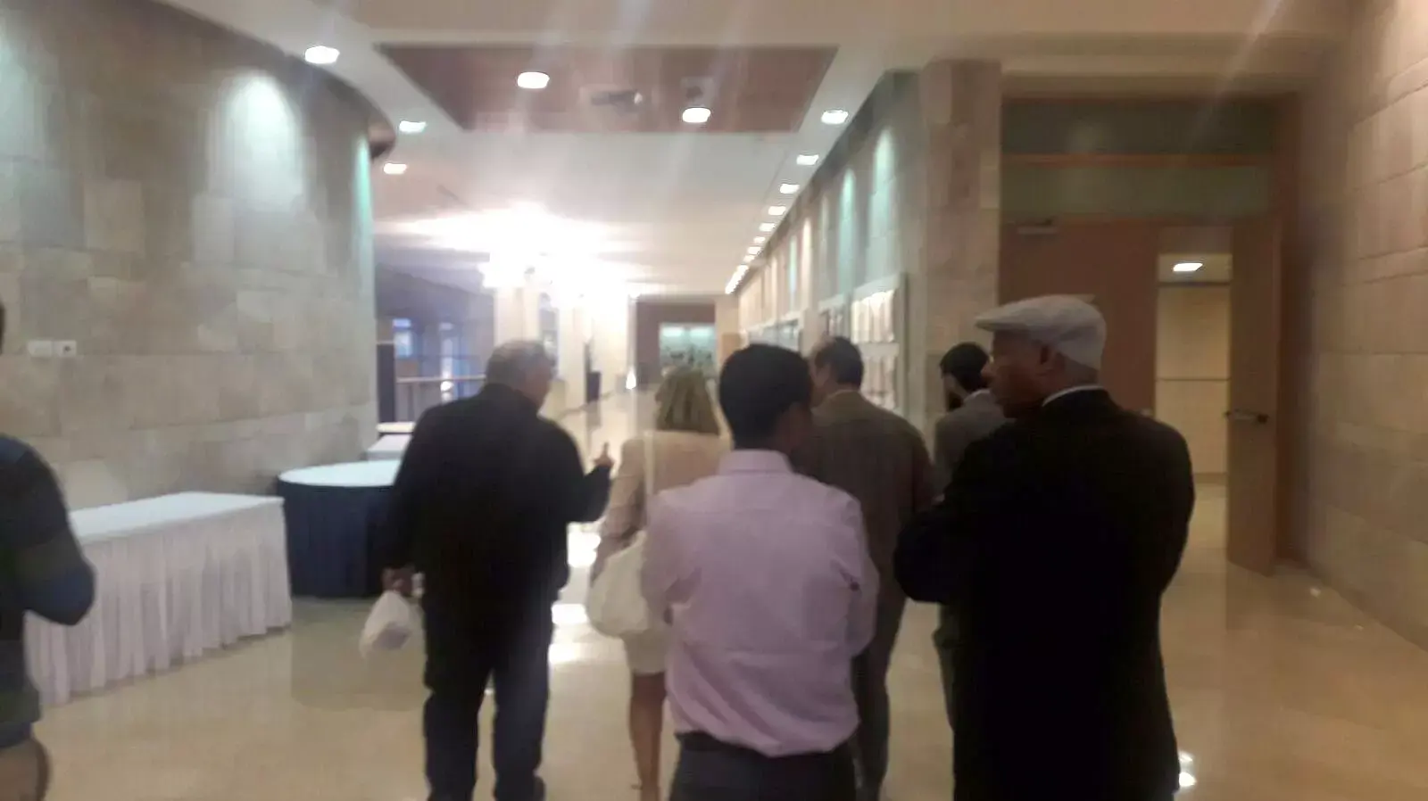 חברי הכנסת נגוסה ואמסלם עוזבים את משכן הכנסת חברי הכנסת נגוסה ואמסלם עוזבים את משכן הכנסת