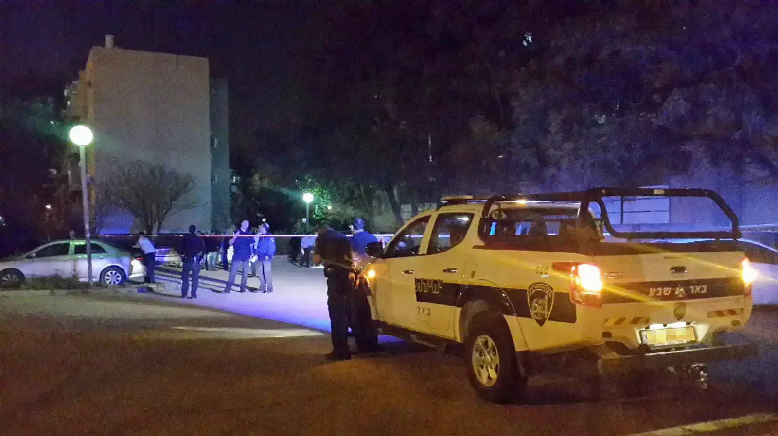 אישה נפצעה באורח קשה מירי ברחוב ירושלים בבאר שבע. 7 במרץ 2016. אישה נפצעה באורח קשה מירי ברחוב ירושלים בבאר שבע. 7 במרץ 2016.