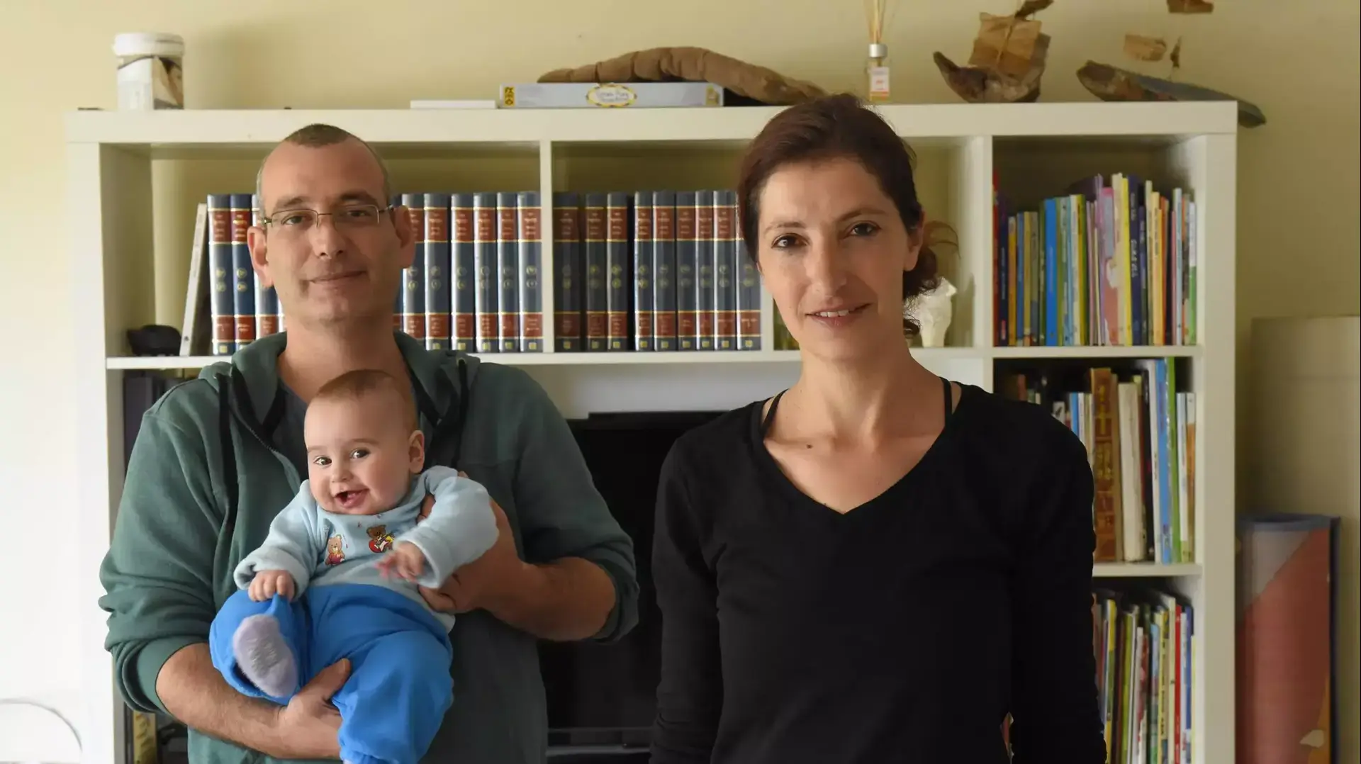 חמוטל מלכי מקעקעת כפר ורדים חמוטל מלכי מקעקעת כפר ורדים
