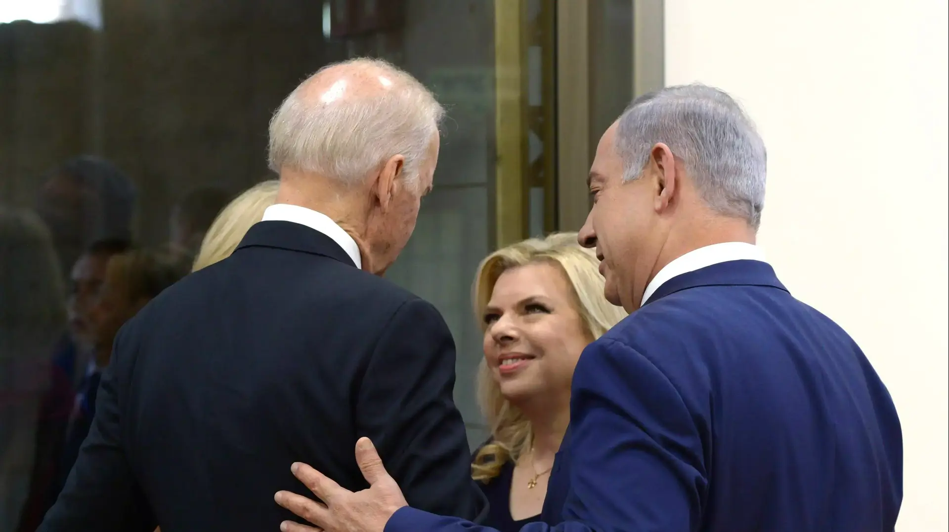 פגישת ראש הממשלה בנימין נתניהו ורעייתו שרה עם סגן נשיא ארה"ב ג'ו ביידן ורעייתו. פגישת ראש הממשלה בנימין נתניהו ורעייתו שרה עם סגן נשיא ארה"ב ג'ו ביידן ורעייתו.
